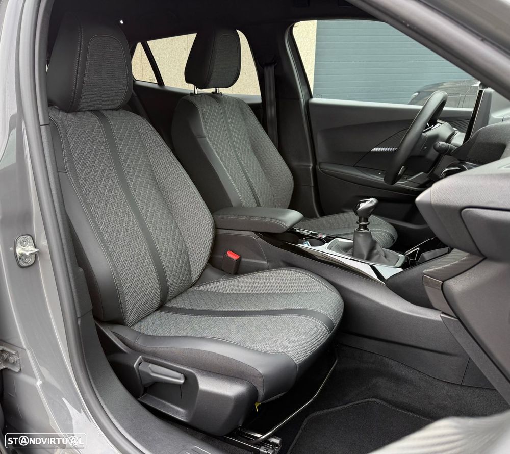 Peugeot 2008 1.2 PureTech Allure Pack - 21