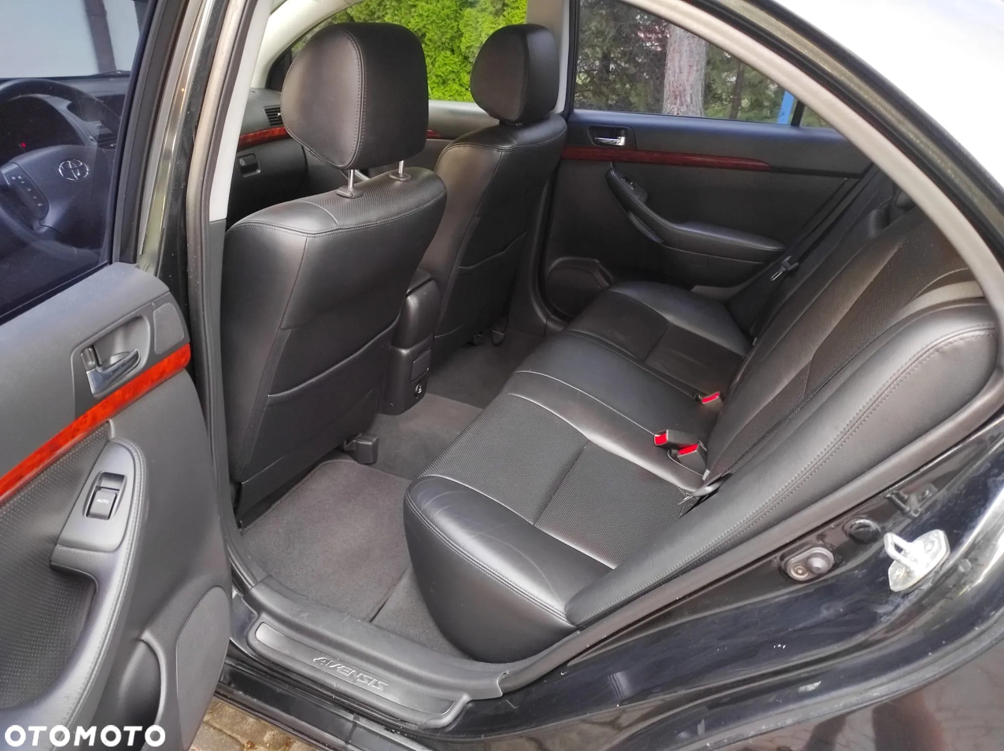 Toyota Avensis 2.4 VVT-i Prestige - 4