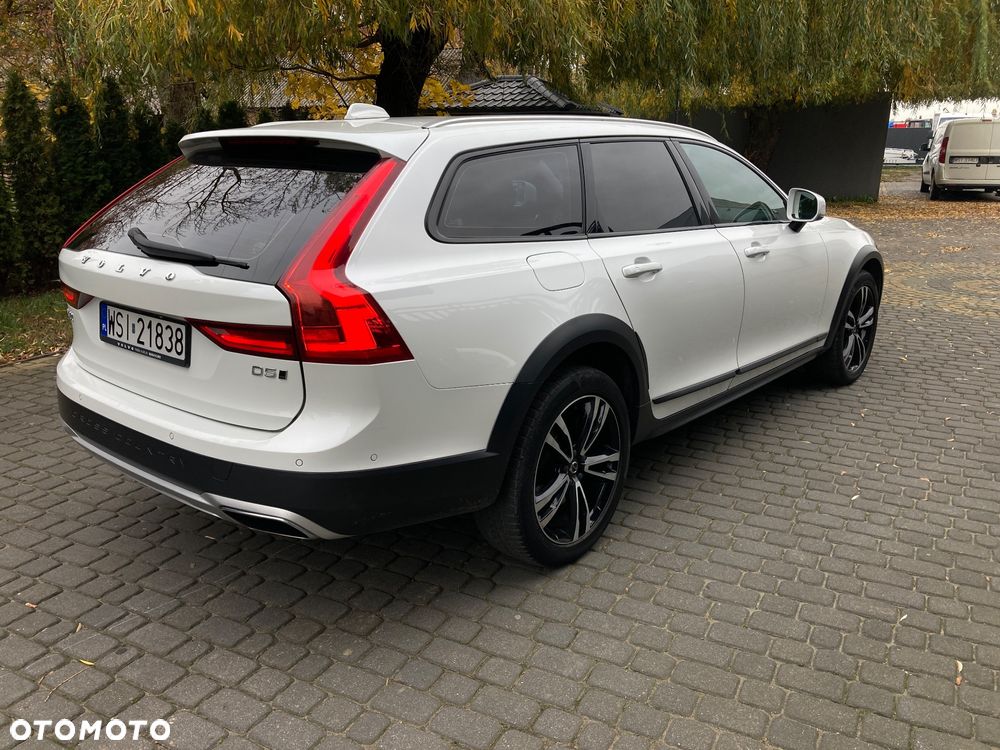 Volvo V90 D5 SCR AWD Inscription - 4