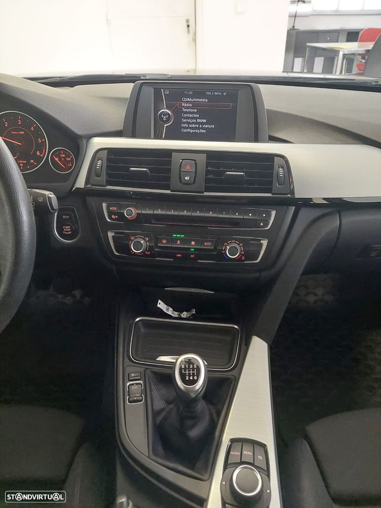 BMW 320 d Line Sport - 12