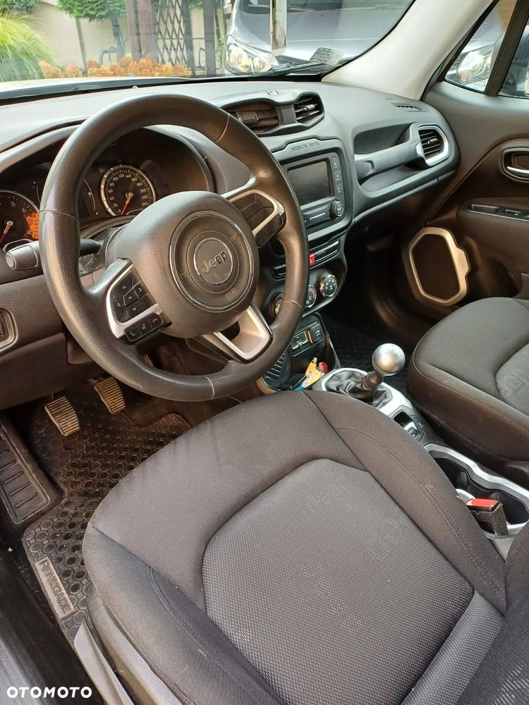 Jeep Renegade 1.6 E-TorQ Sport FWD - 4
