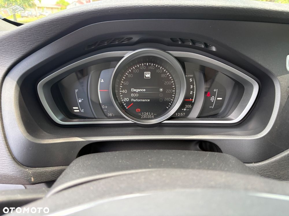Volvo V40 D2 Momentum - 24