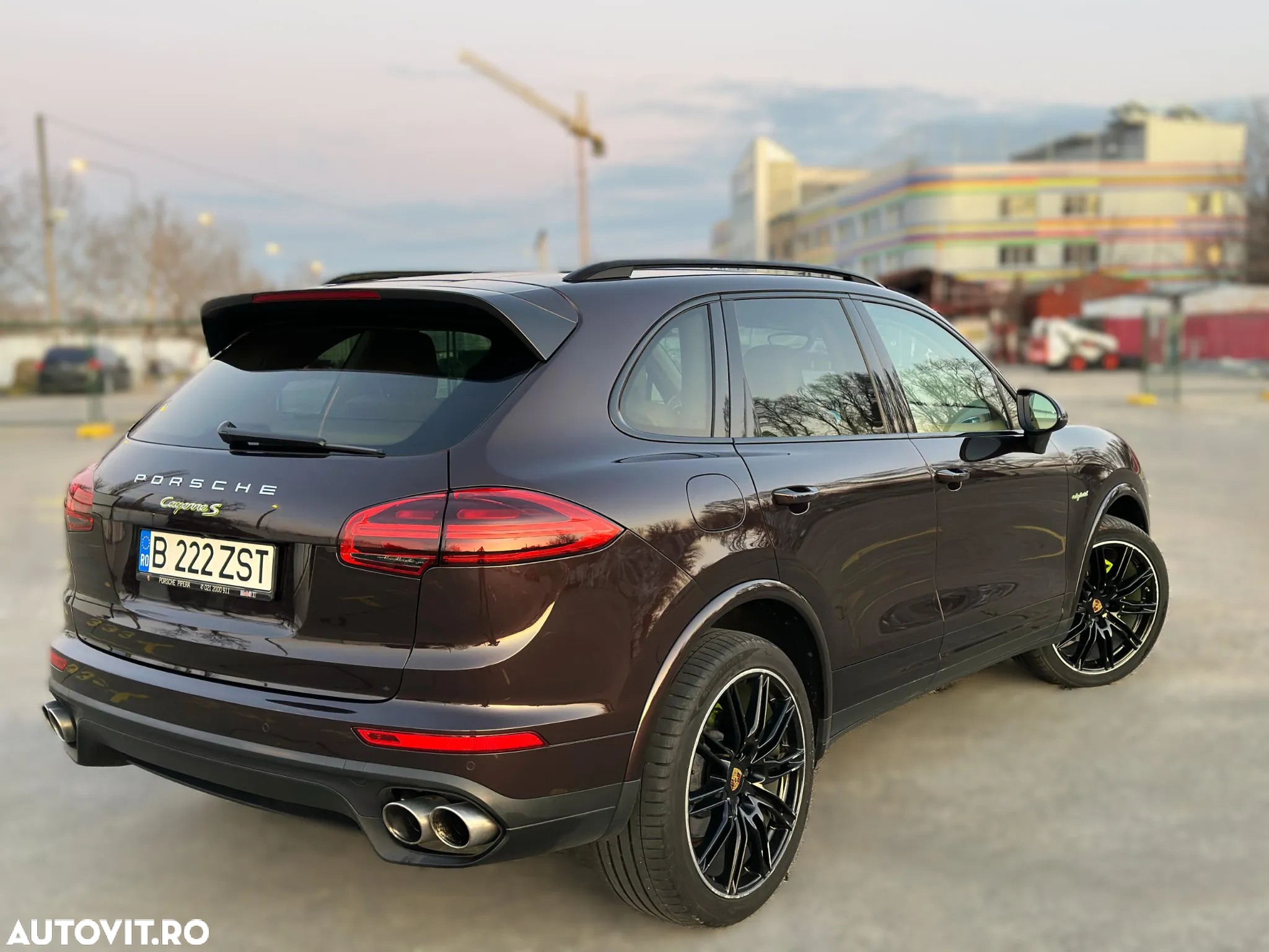 Porsche Cayenne - 4