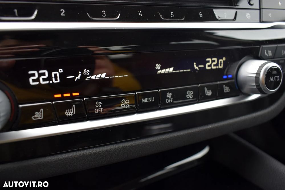 BMW Seria 5 520d xDrive Aut. - 31