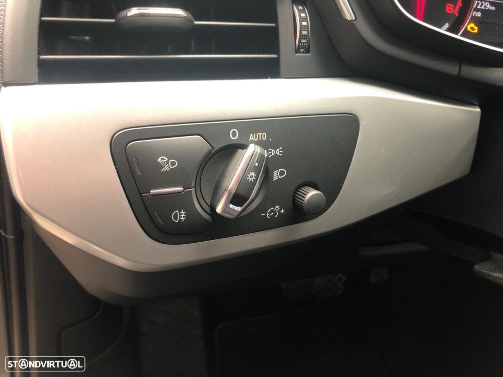 Audi A4 2.0 TDI Design S tronic - 11