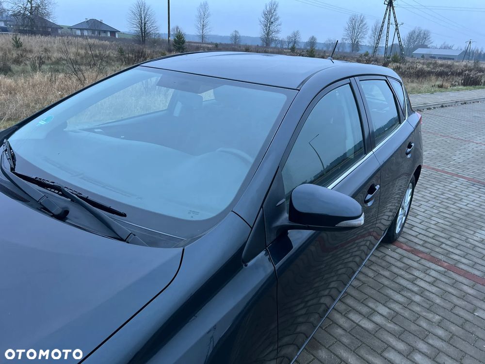 Toyota Auris 2.0 D-4D Dynamic - 22