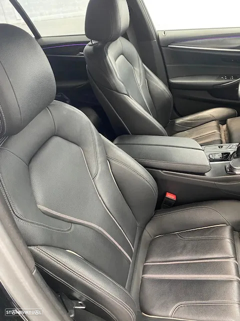 BMW 520 d Pack 50 anos M Auto - 11
