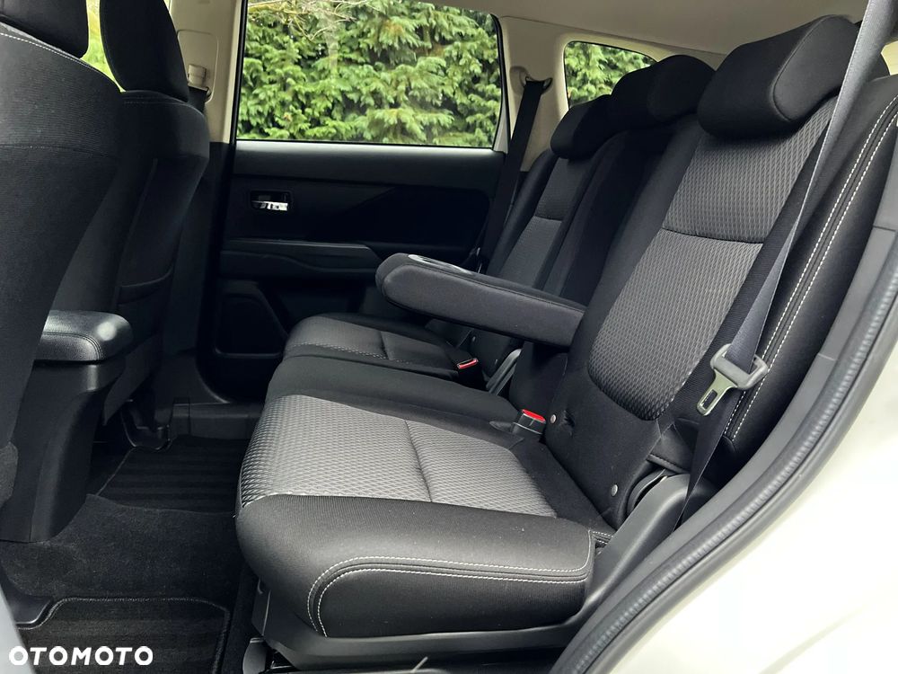 Mitsubishi Outlander 2.0 2WD Edition 100 - 22