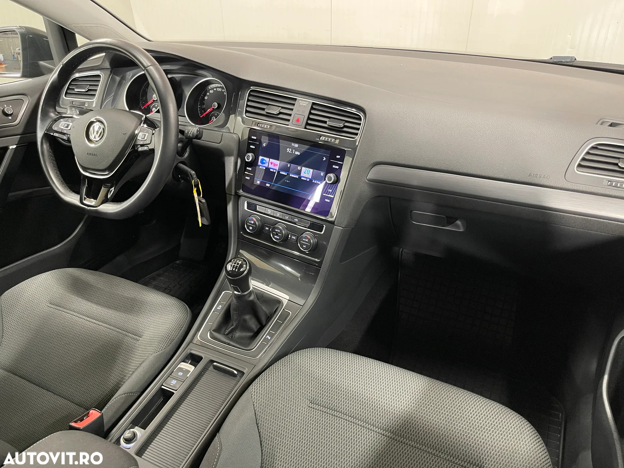Volkswagen Golf 1.0 TSI Comfortline - 8