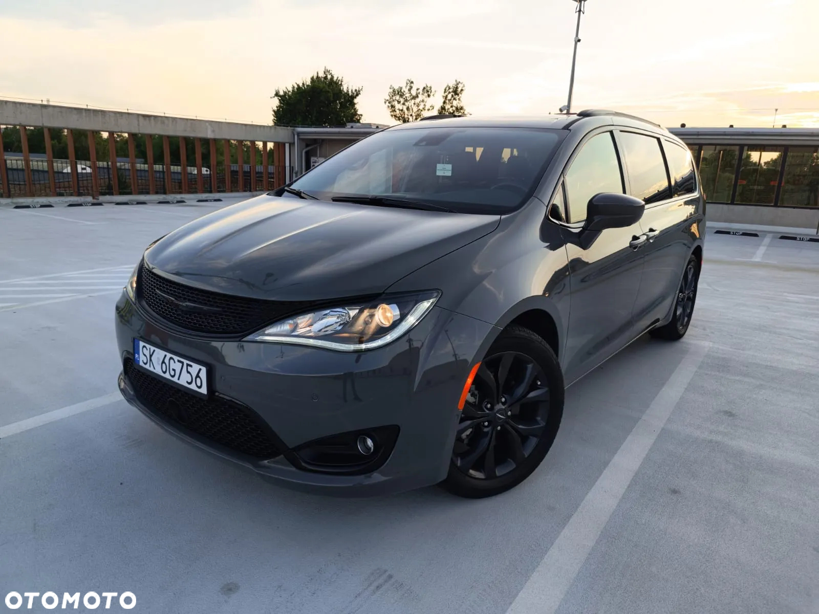 Chrysler Pacifica - 9