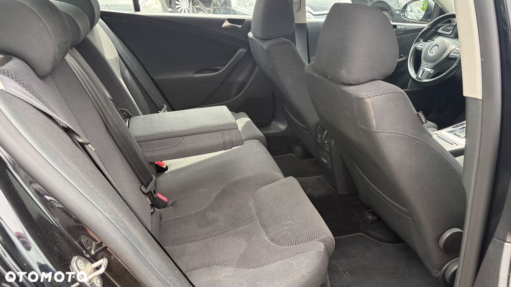 Volkswagen Passat 2.0 TDI Comfortline DSG - 17