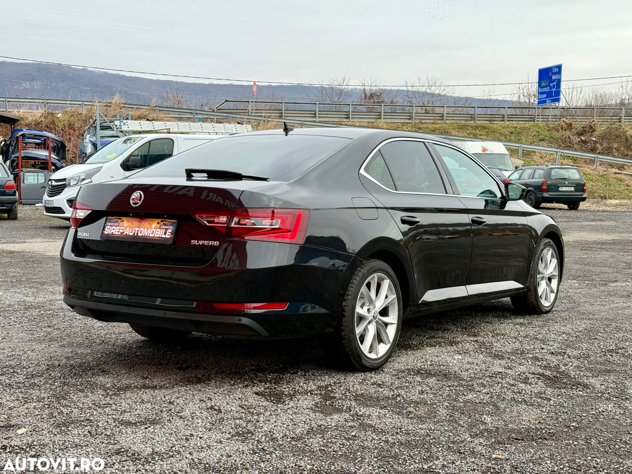 Skoda Superb 2.0 TDI DSG Premium Edition - 6
