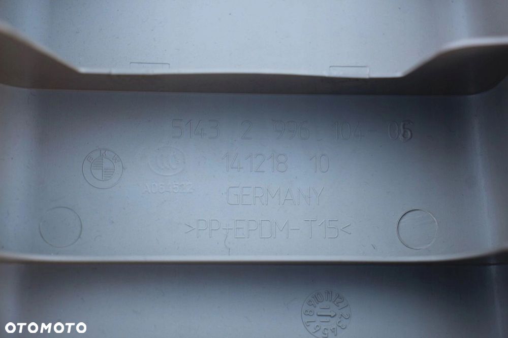 Osłona słupka B BMW e82 PRAWA szara 2996104 - 3