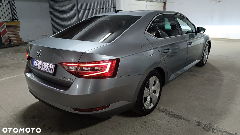 Skoda Superb 2.0 TDI DSG L&K - 39