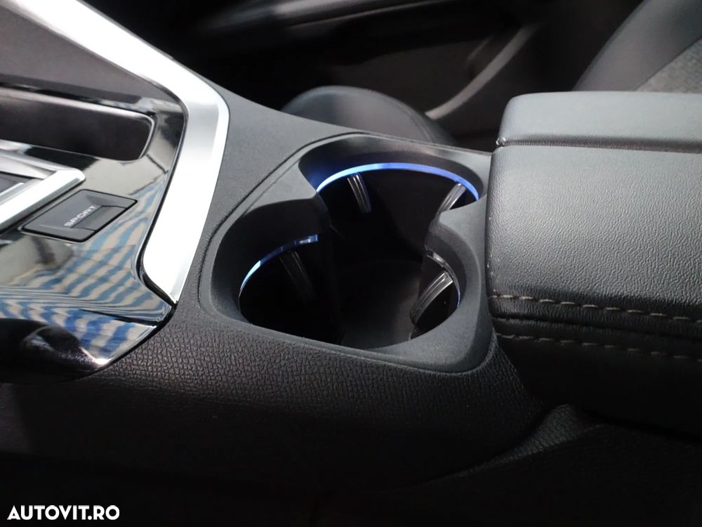 Peugeot 3008 1.2 PureTech Turbo S&S EAT6 GT-Line - 26