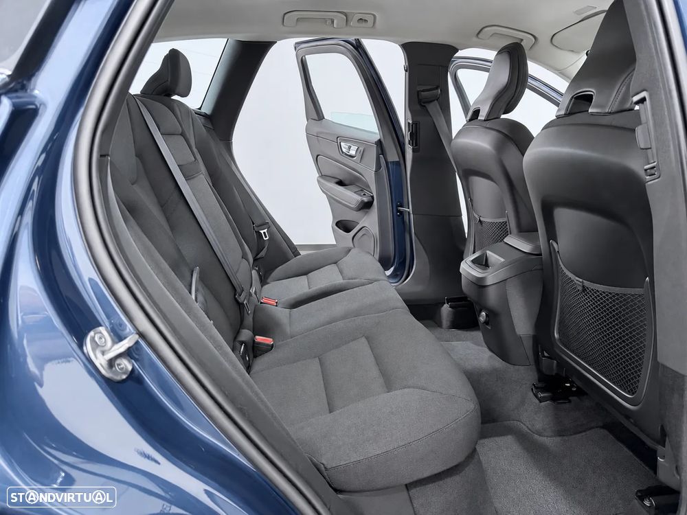 Volvo XC 60 2.0 B4 Momentum - 41