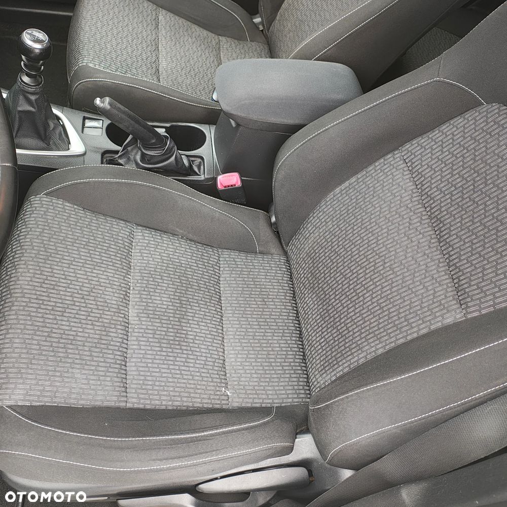 Toyota Auris 2.0 D-4D Premium Comfort - 12