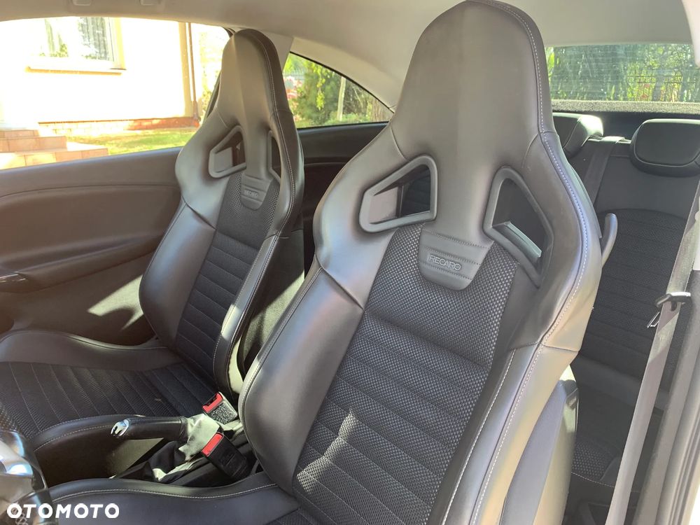 Opel Corsa 1.6 T OPC - 11