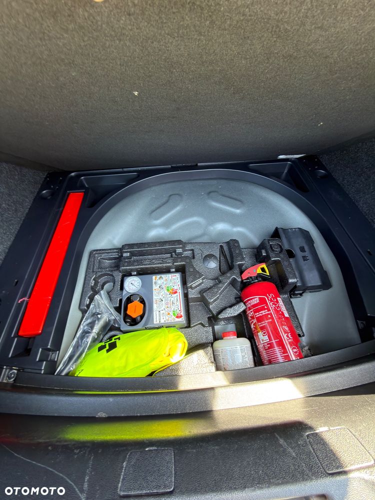 Volvo V40 T2 Momentum - 18