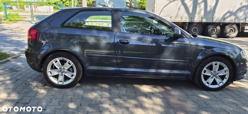 Audi A3 3-drzwiowe 1.6 TDI DPF Attraction - 24