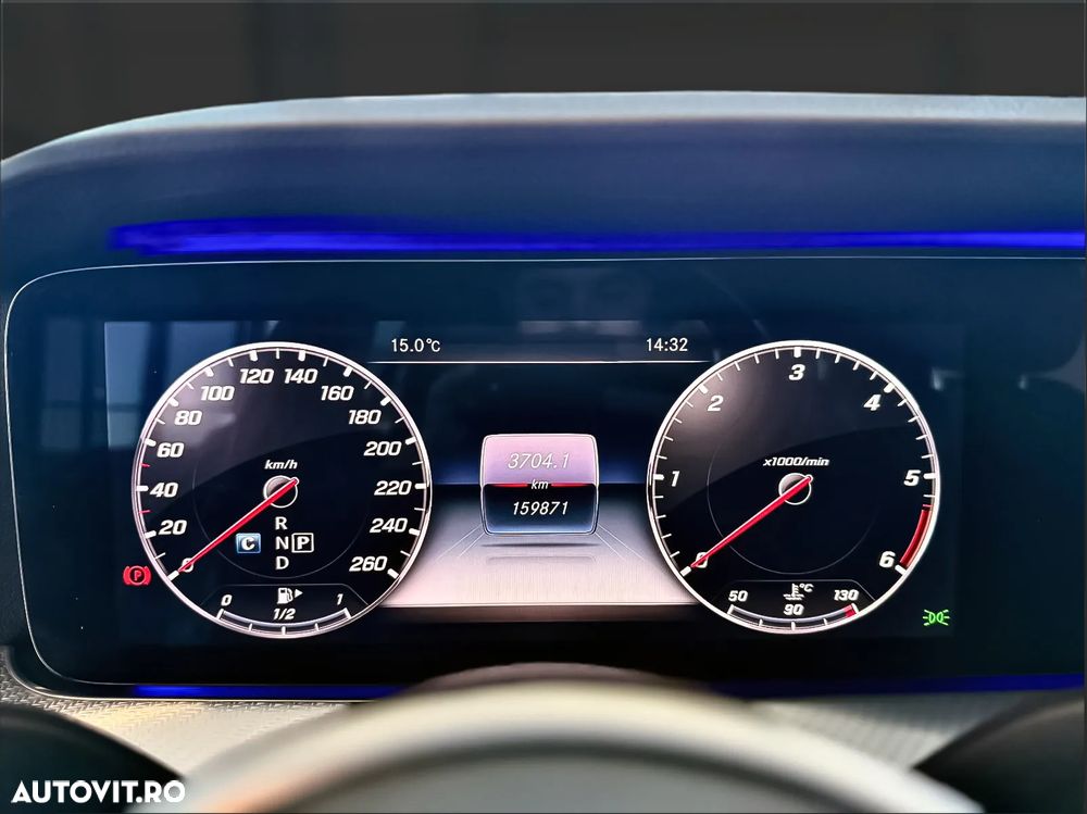 Mercedes-Benz E 220 d 4MATIC 9G-TRONIC AMG Line - 22