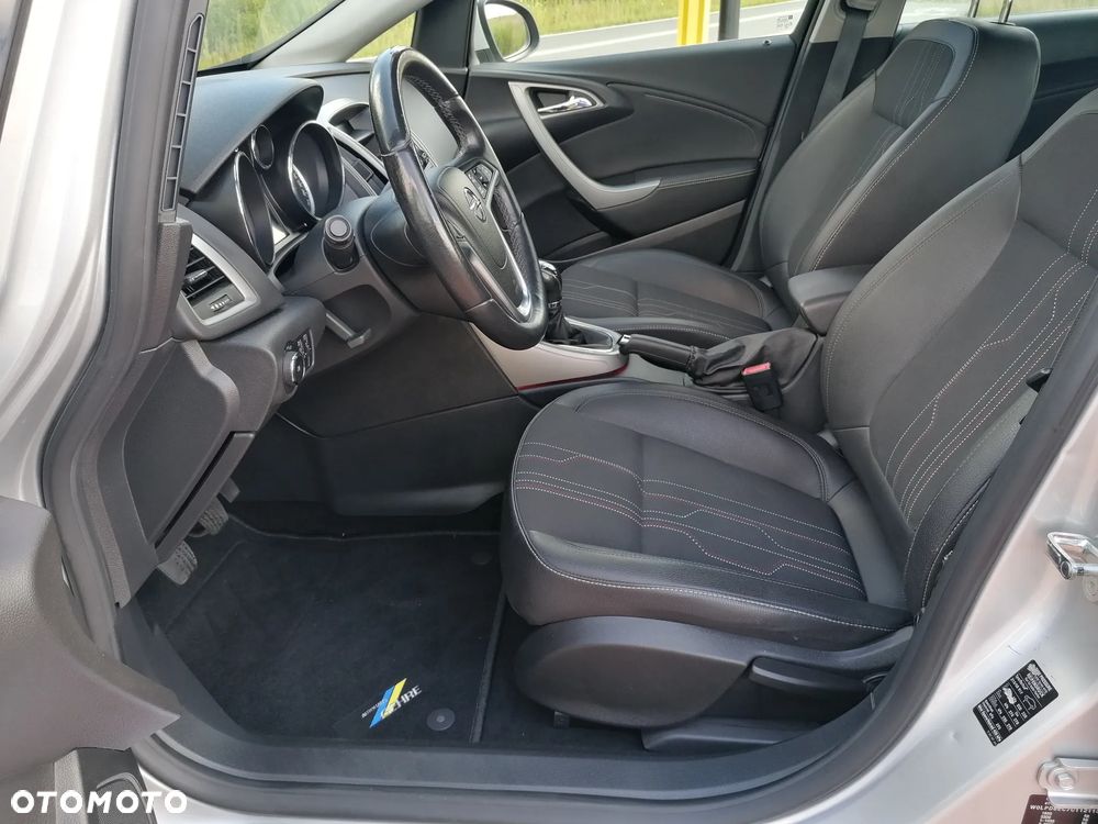 Opel Astra 1.4 Turbo 150 Jahre - 14