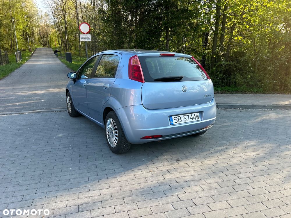 Fiat Grande Punto Actual 1.4 8V Estiva Blue&Me - 5