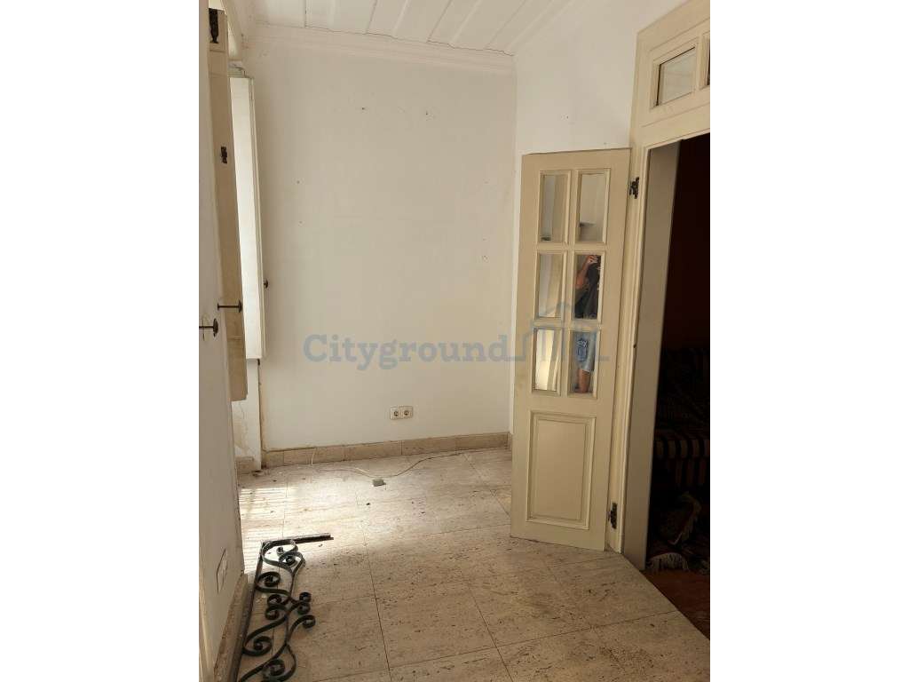 T1 para remodelar no Príncipe Real - excelente oportunidade de inve... - Grande imagem: 3/12