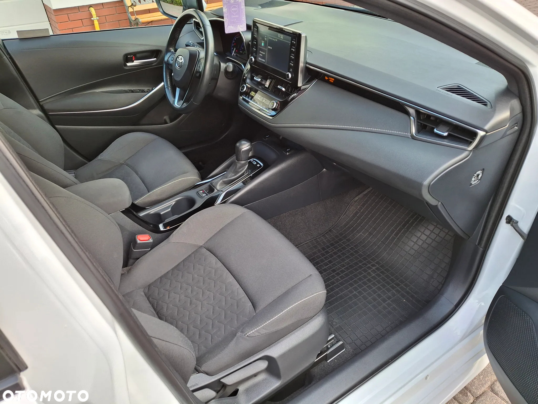 Toyota Corolla - 17