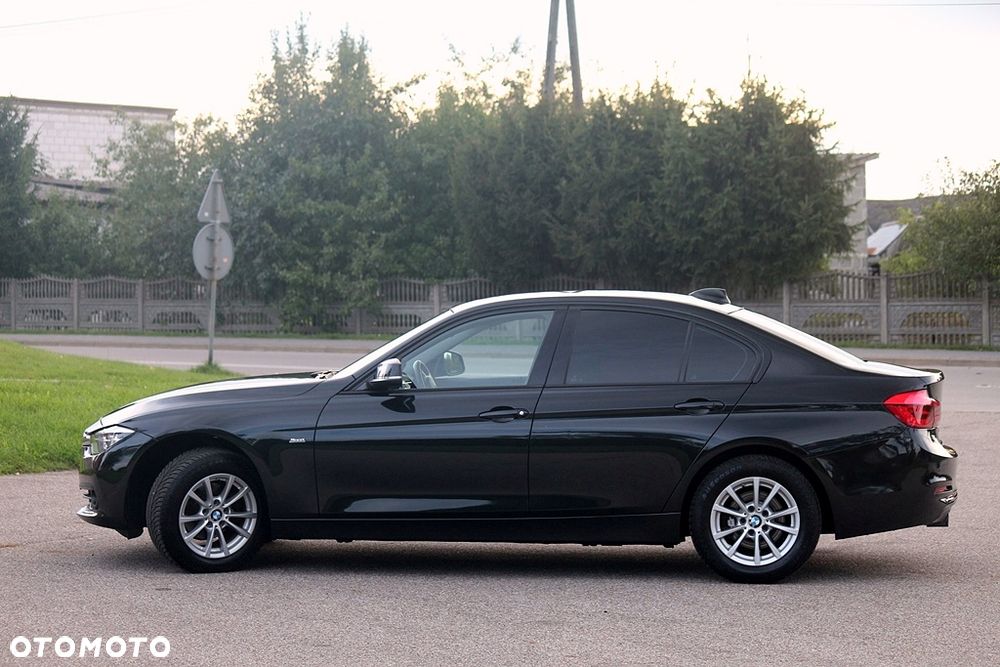BMW Seria 3 318i Sport Line - 13