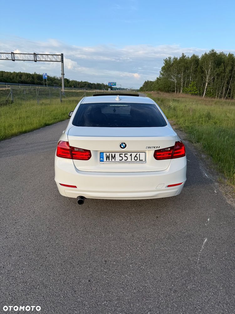 BMW Seria 3 320i - 6