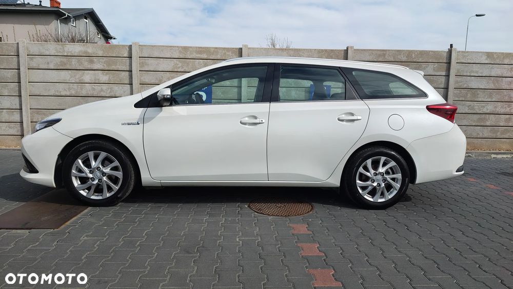 Toyota Auris 1.8 HSD Luna - 4
