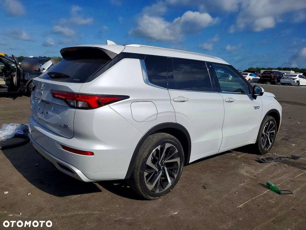 Mitsubishi Outlander 2.4 4WD CVT Intense - 4