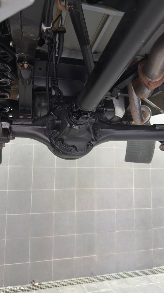Land Rover Defender 110 DPF SE - 17