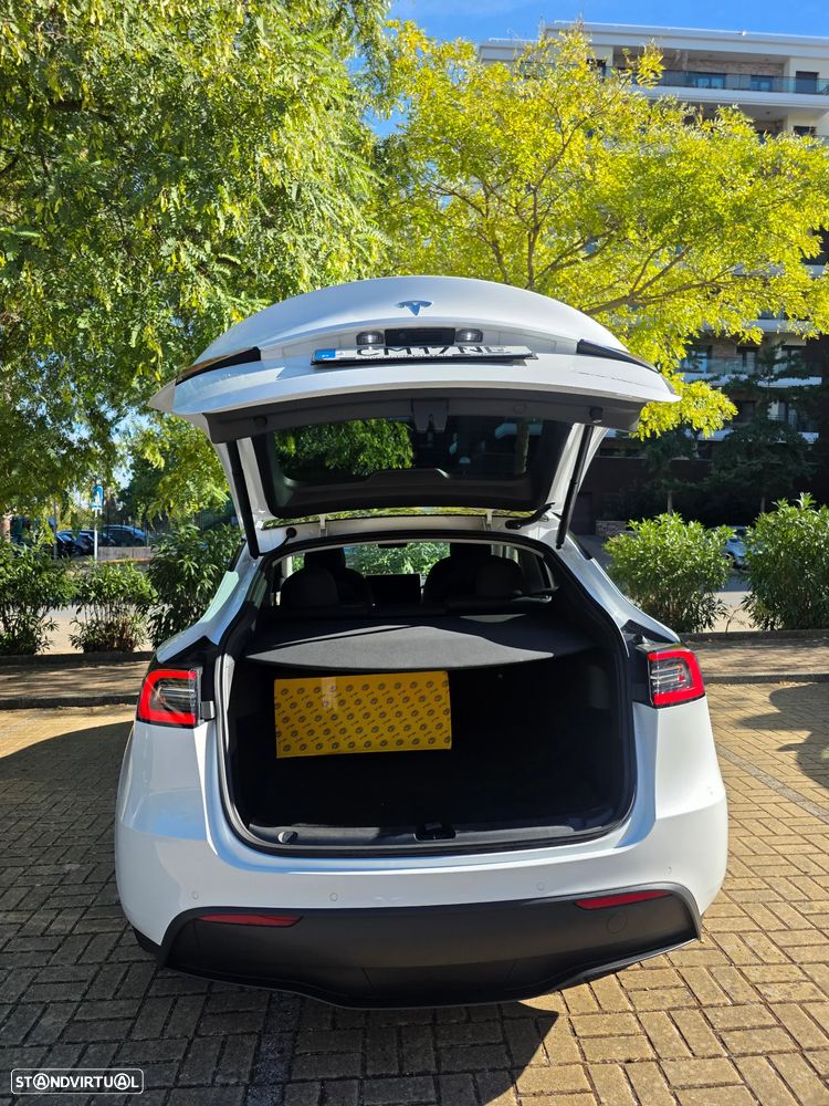 Tesla Model Y - 5