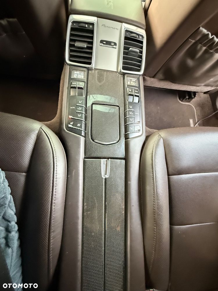 Porsche Panamera 4S PDK - 17