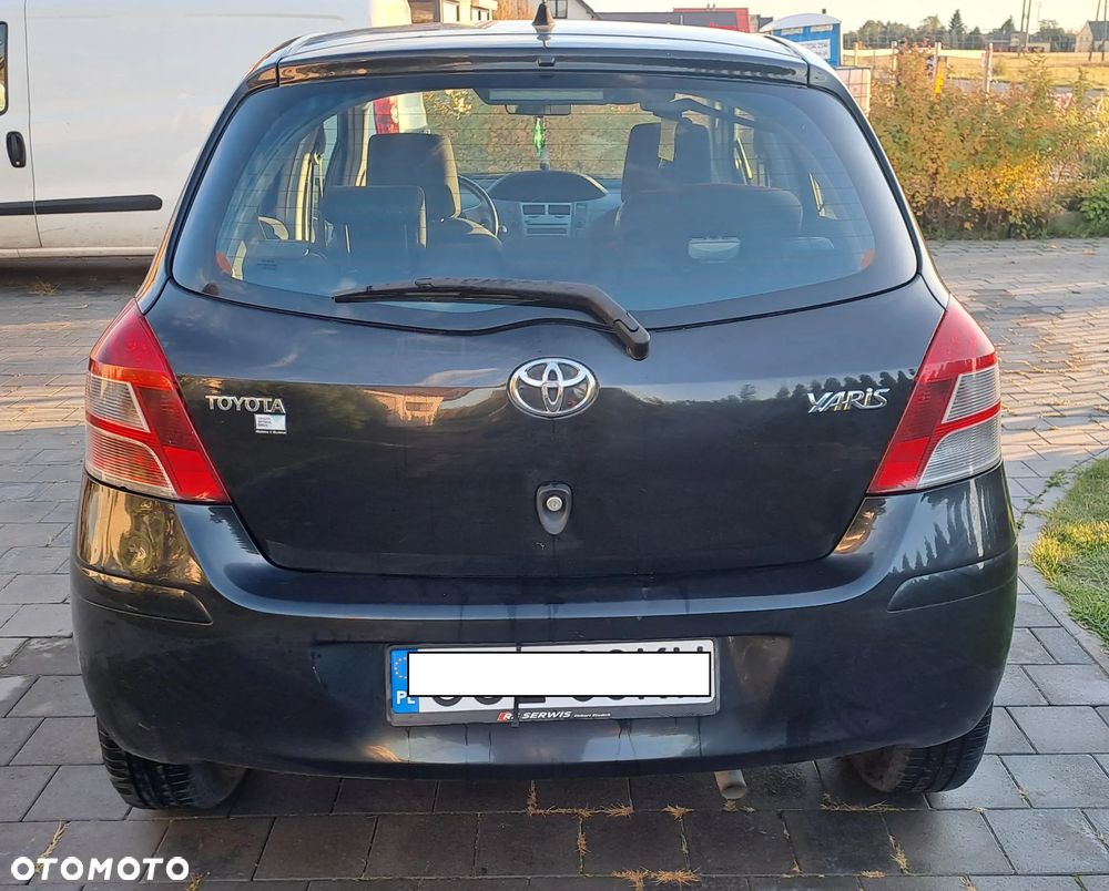 Toyota Yaris - 10