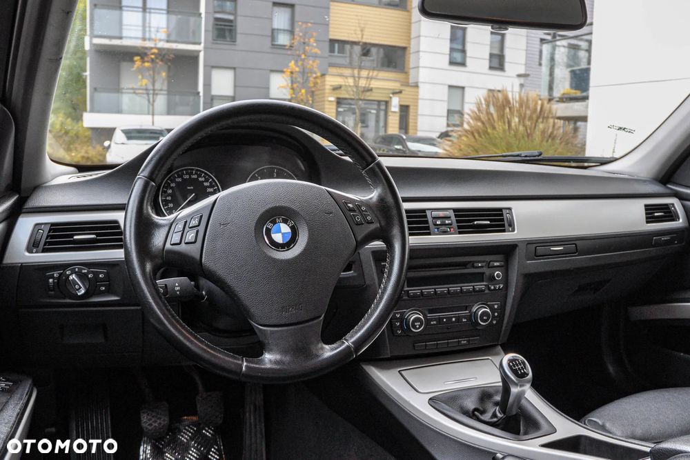BMW Seria 3 320d - 9
