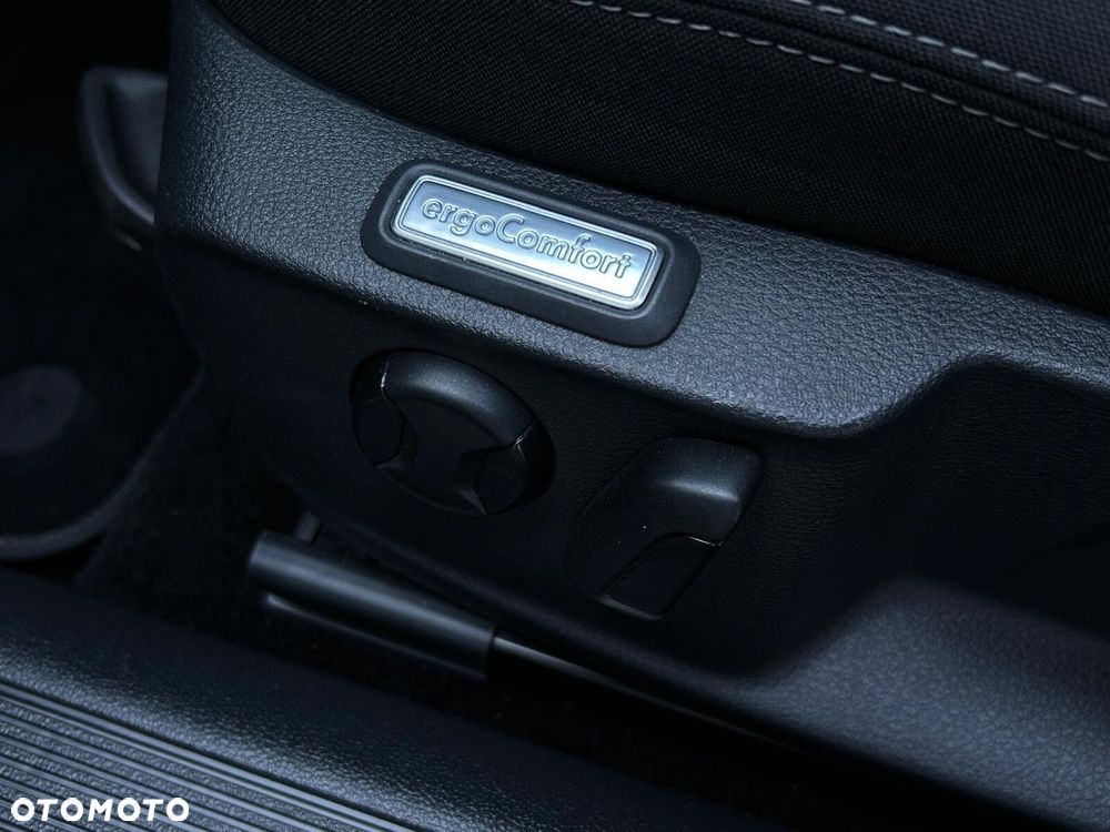 Volkswagen Passat Variant 2.0 TSI Business DSG - 34