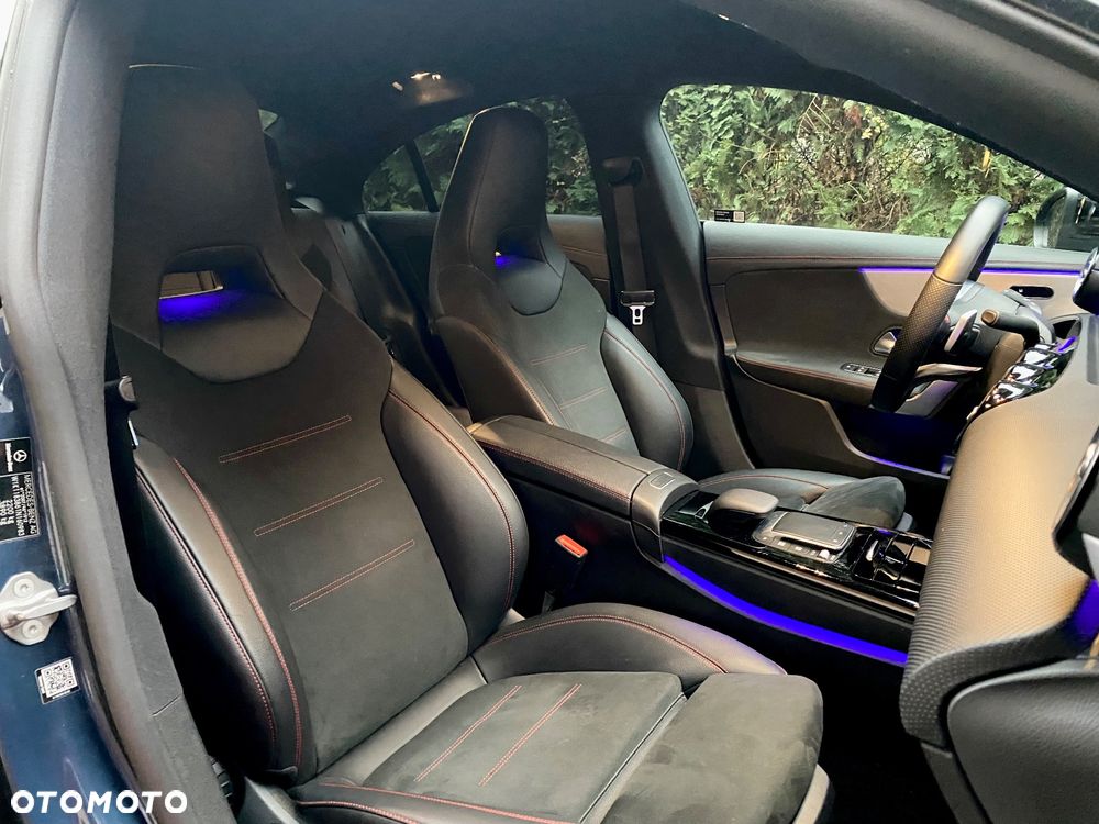 Mercedes-Benz CLA 250 E AMG Line 8G-DCT - 12