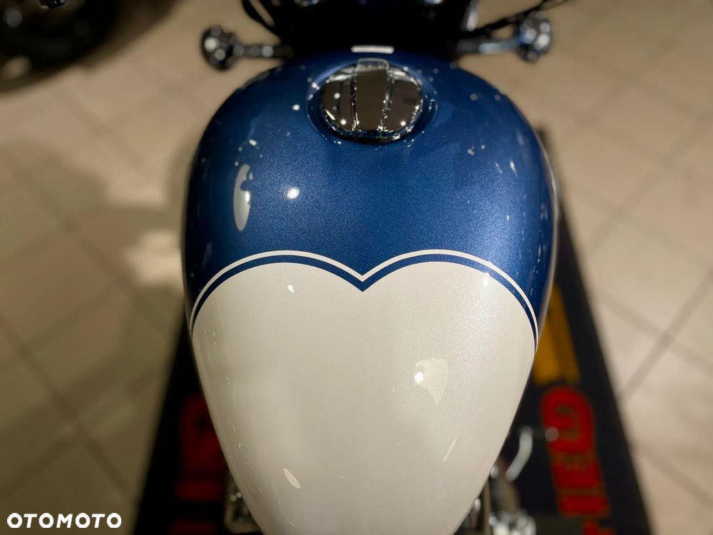 Royal Enfield Classic - 11