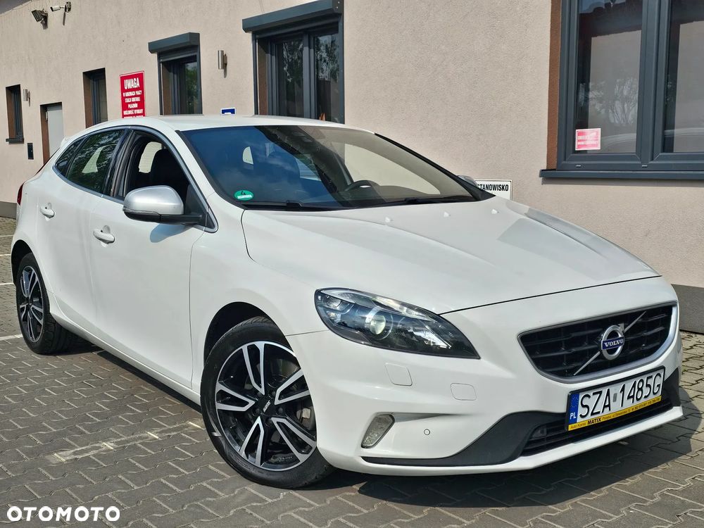 Volvo V40 D4 Drive-E R-Design Summum - 2