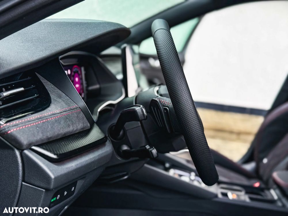 Skoda Octavia 2.0 TSI 265 CP DSG RS - 12