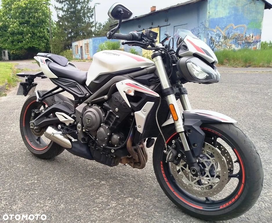 Triumph Street Triple - 7