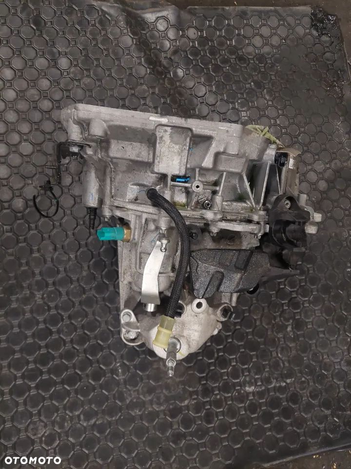 CAPTUR II SANDERO III 1.0TCE  JT4 SKRZYNIA BIEGÓW 304015768R - 1