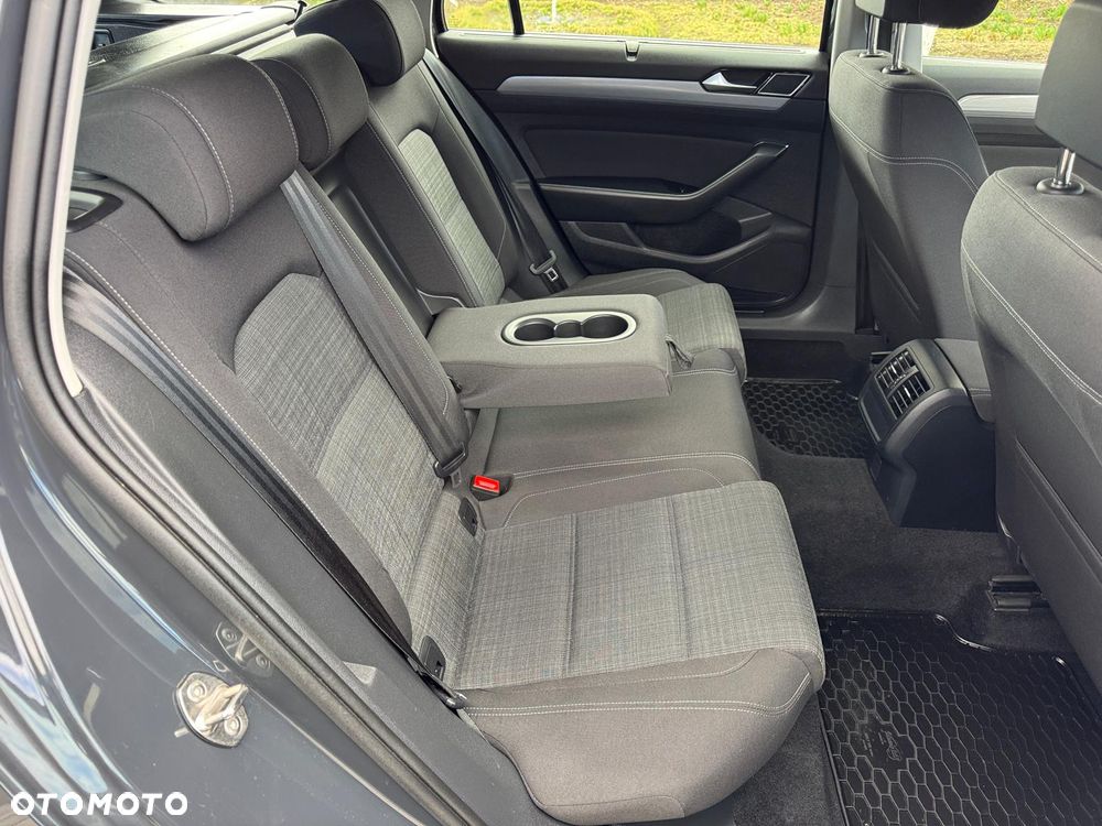 Volkswagen Passat 2.0 TDI EVO Business DSG - 37