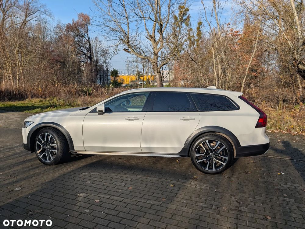 Volvo V90 Cross Country - 4