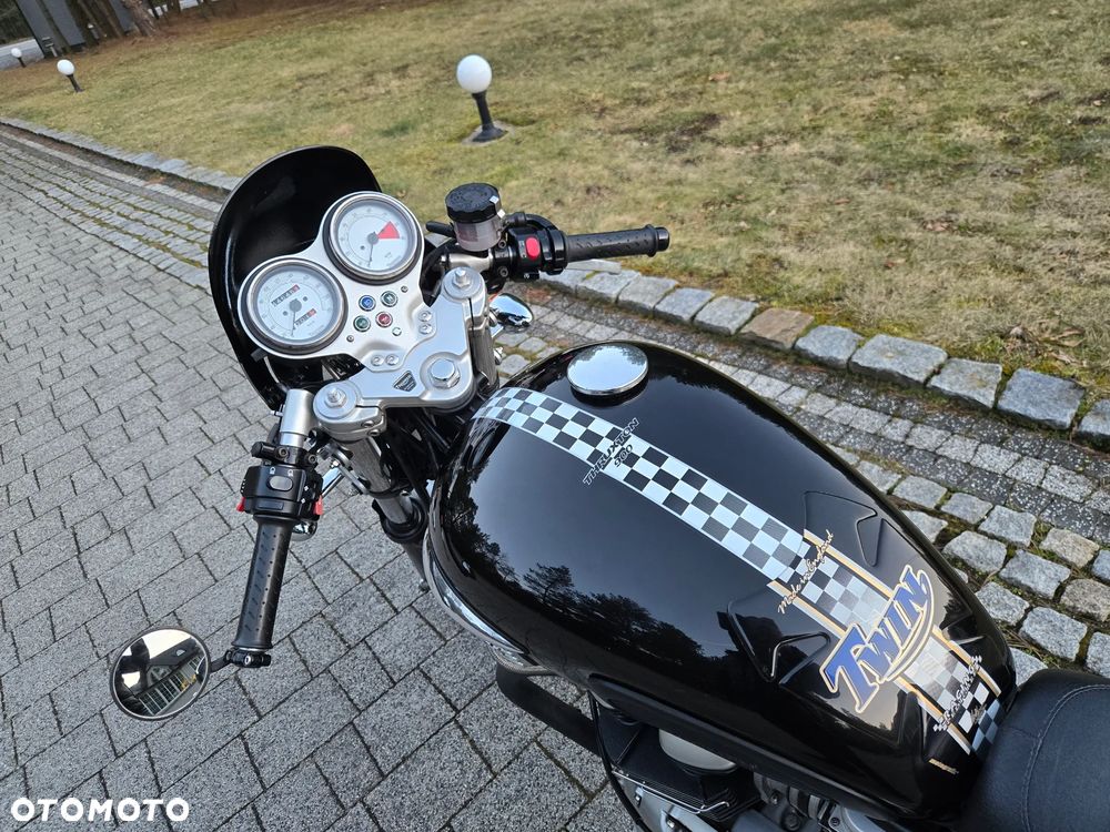 Triumph Thruxton - 21