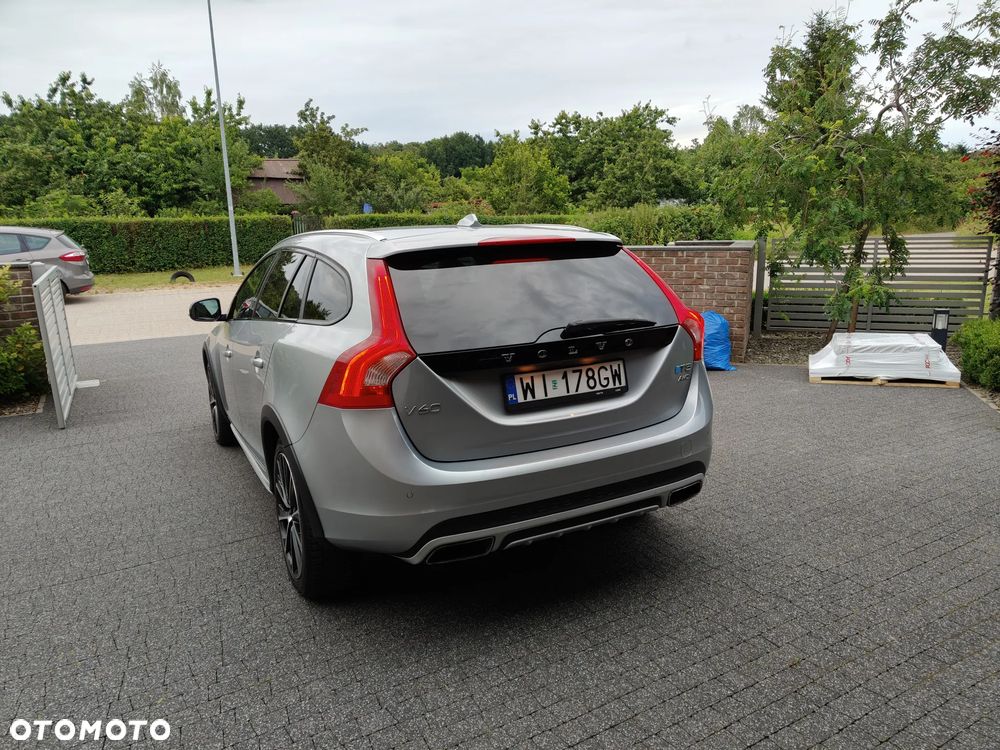 Volvo V60 Cross Country T5 AWD Momentum - 11
