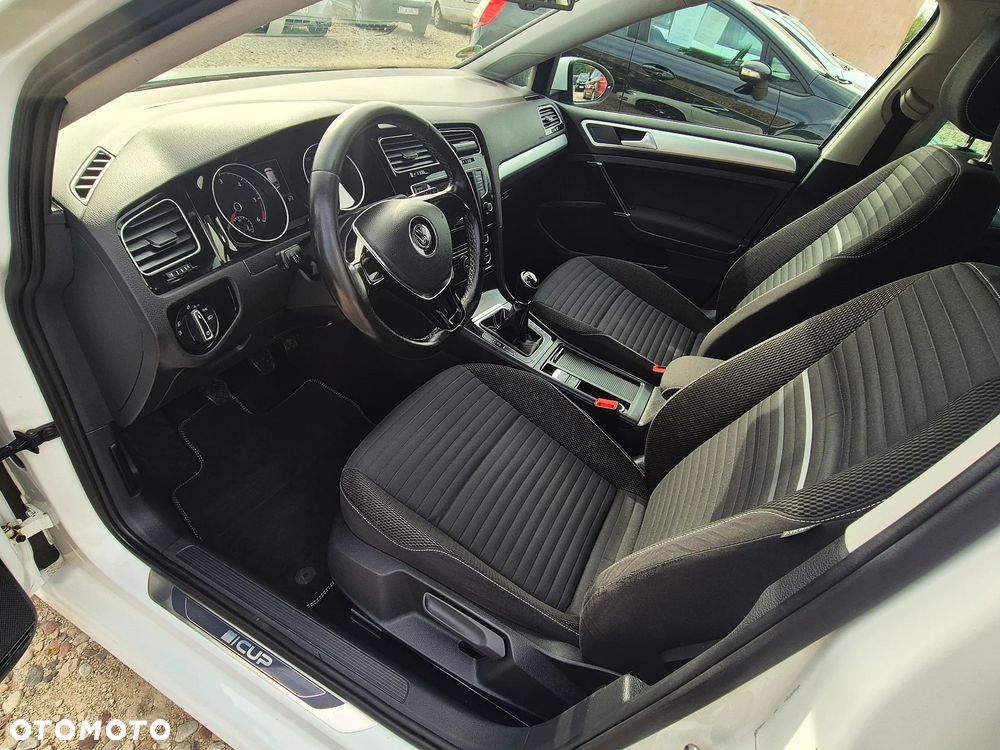 Volkswagen Golf - 21
